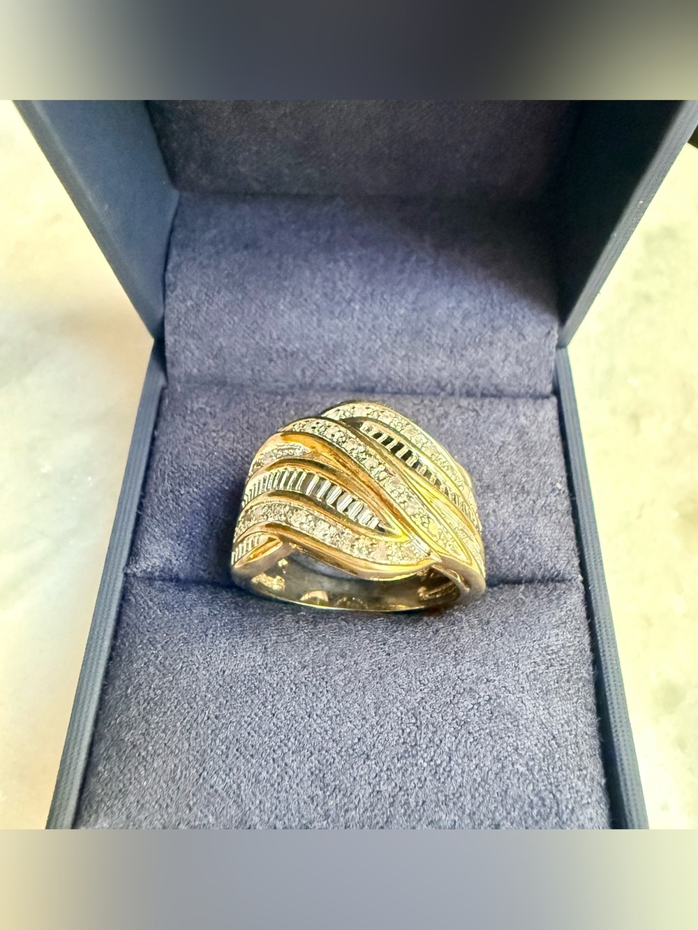 Elegant 1/4 ct Natural Diamond Wavelink Ring (Gold over Brass) - Size 7✨